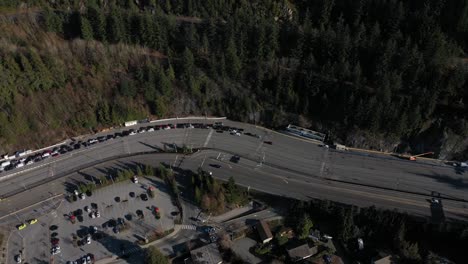 Aerial-view-of-the-waiting-line-for-the-BC-ferry-in-Horseshoe-Bay,-British-Columbia,-Canada