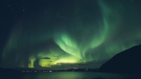 Aurora-borealis-above-the-fjord