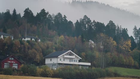 Autumn-in-rural-Norway---tidy-houses-and-green-lawns