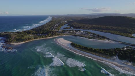 Cudgera-Creek-Y-Hastings-Point-Playa-En-Hastings-Point,-Nueva-Gales-Del-Sur,-Australia