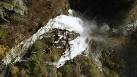 Luftaufnahme-Des-Skjerfossen-Wasserfalls-1
