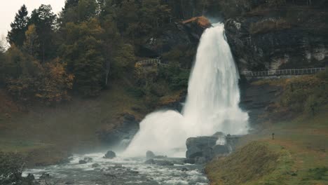 Steindalsfossen-waterfall-near-Northeimsund
