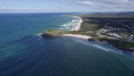 Promontorio-Norries-Entre-Las-Playas-De-Cabarita-Y-Maggie-A-Lo-Largo-De-La-Costa-Del-Mar-De-Coral-En-Nueva-Gales-Del-Sur,-Australia