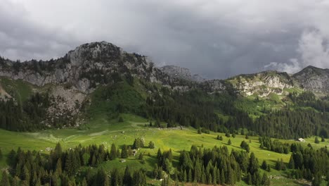 Beautiful-light-and-stormy-sky-in-the-French-Alps