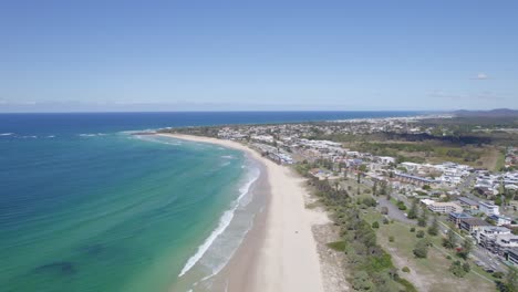 Aerial-View-Of-Picturesque-Kingscliff-Beach-In-The-Tweed-Region-Of-NSW-In-Australia