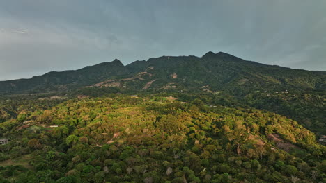 Boquete-Panama-Antenne-V-überführung-Dichter-Tropischer-Wald
