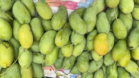 Mangos-Recién-Cosechados-En-El-Mercado
