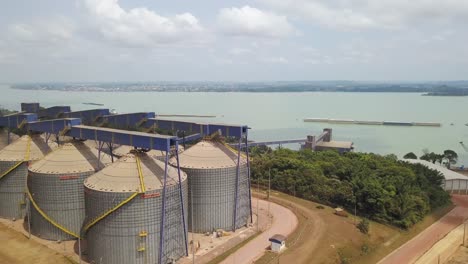 Silos-to-store-soybeans-in-Brazil-and-to