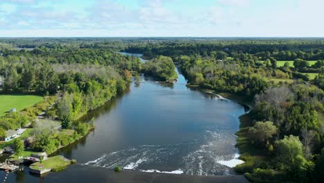 Rideau-river-near-Ottawa-Ontario-Canada-Idyllic-serene