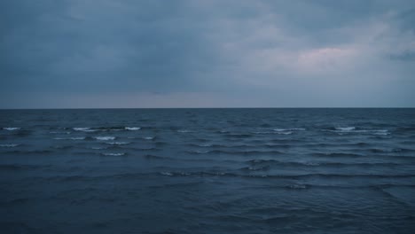 Overcast-moody-horizon-seen-from-the-shore-of