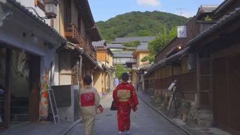 Schuss-Einer-Traditionellen-Straße-Von-Kyoto-Während