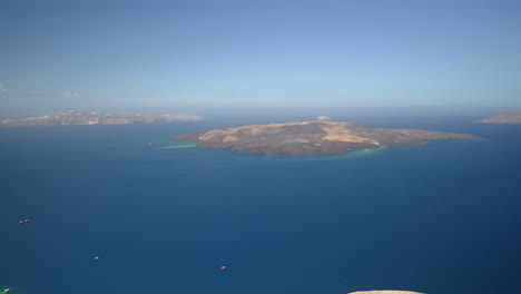 Panoramablick-Auf-Den-Vulkan-Von-Der-Insel-Santorini