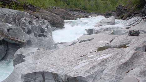 White-water-rapid-pushing-route-over-stones-and