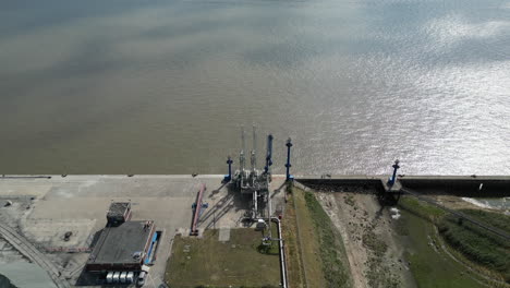 Aerial-view-of-a-gas-and-oil-unloading