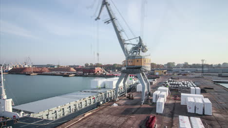 Time-lapse-shot-of-crane-at-harbor-loading