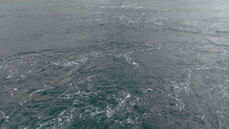 Close-up-strong-water-current-in-ocean-off