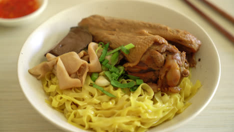 Egg-noodles-served-dry-with-braised-duck---Asian