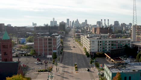 Downtown-Detroit-Skyline-Von-Michigan-Entlang-Der-Woodward-Avenue-Mit