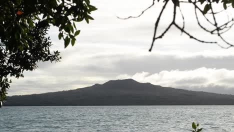 Hand-held-shot-looking-out-onto-Rangitoto-Island-Volcano