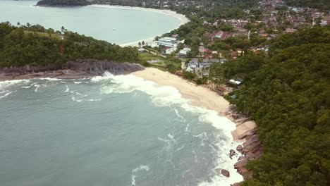 Breiter-Strand-An-Der-Brasilianischen-Küste-Umgeben-Von