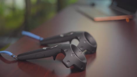 vive-controllers-Close-Up-Shot