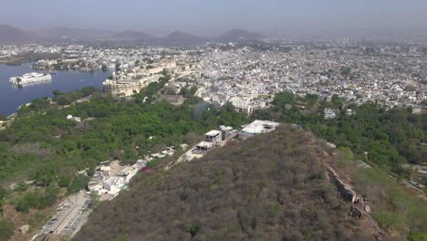 K-Luftaufnahmen-Von-Der-Stadt-Udaipur