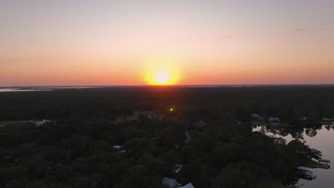 Blick-Auf-Den-Sonnenuntergang-über-Eleberto-Alabama