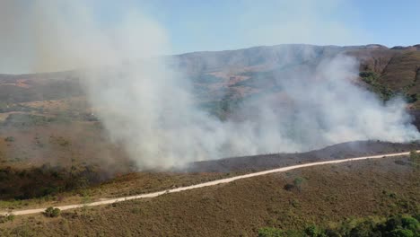 Drone-Ver-Incendio-Forestal-En-El-Bioma-Del-Cerrado