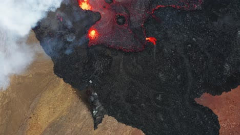 Aktiver-Vulkan,-Der-Lava-Und-Magma-In-Island-Ausbricht