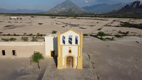 Verlassene-Kirche-In-Der-Wüste