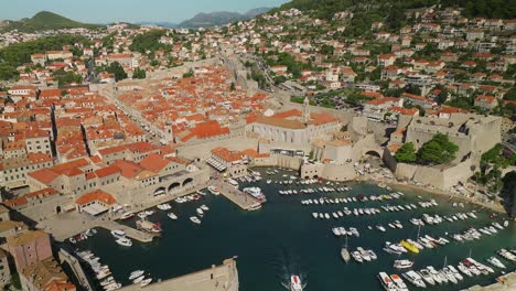 Aerial-view-of-Old-Town-Dubrovnik-and-the
