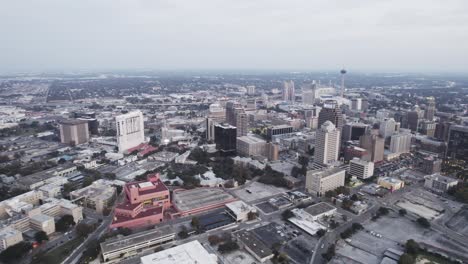 Drohnenflug-über-Die-Innenstadt-Von-San-Antonio,-Texas