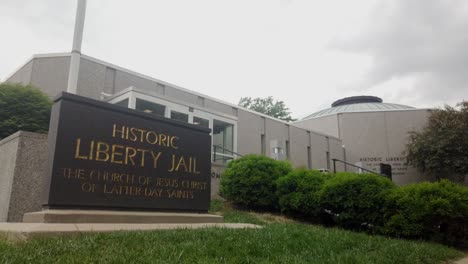Front-of-the-Liberty-Jail-Mormon-Visitor-Center-in-Liberty-Missouri