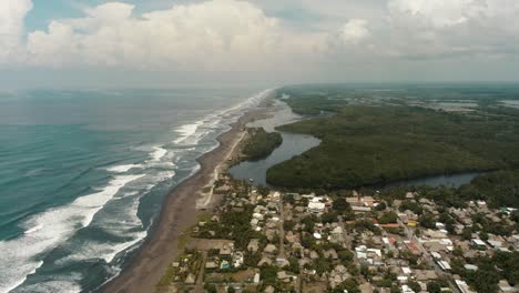 Vista-Panorámica-De-La-Ciudad-De-El-Paredón-En-La-Costa-Pacífica,-Provincia-De-Escuintla,-Guatemala