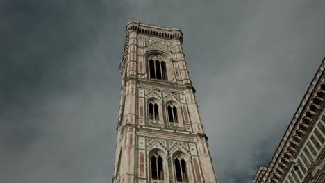 Giottos-Glockenturm-Auf-Der-Piazza-Del-Duomo-In-Florenz,-Italien