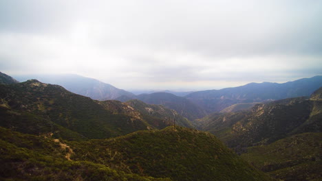 Drohnenaufnahmen-Southern-California-Angeles-National-Forest-Mountains