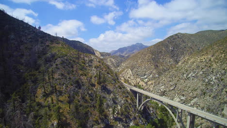 Drone-shot-of-Big-Tujunga-Narrows-Bridge-in-Angeles-National-Forest-Southern-California