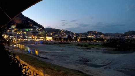 Zeitraffer-Des-Sonnenuntergangs-In-Der-Stadt-Berat,-Albanien