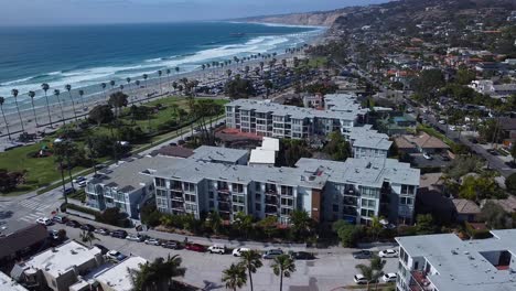 La-Jolla-Shores,-San-Diego,-California,-Pan,-Hotel