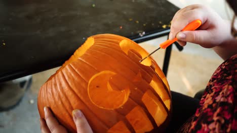 pumpkin-carving-shots-in-the-afternoon