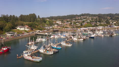 Boats-at-the-harbor-in-Newport,-Oregon