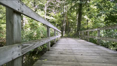 Alte-Holzbrücke-über-Den-Stony-Creek-Im-Stony-Creek-Metropark