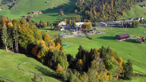 Aéreo:-Parque-De-Aventuras-En-Tirolesa-En-Kronberg,-Jakobsbad-En-Appenzell-Por-Drone
