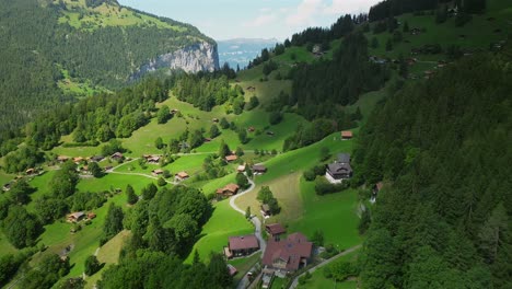 Luftaufnahme-über-Die-Landschaft-In-Wengen,-Schweiz