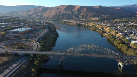 Early-Morning-Aerial-of-the-Columbia-River-in-Wenatchee-Washington---George-Sellar-Memorial-Bridge
