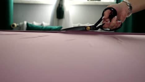 This-video-describe-cutting-the-Textile-for-a-dress