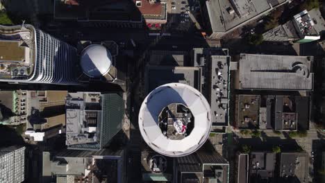 Luftbild-über-Dem-Vancouver-Lookout-Im-Sonnigen-Kanada---Von-Oben-Nach-Unten,-Drohnenaufnahme
