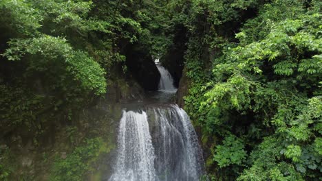 Waterfall-in-Costa-Rica,-Center-America