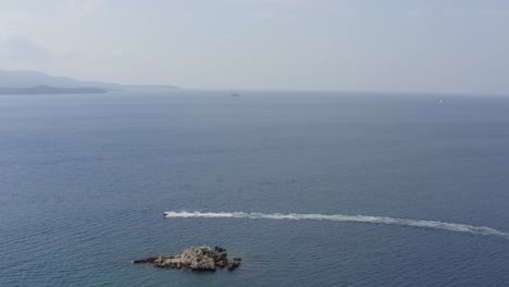 Jetski-Zwischen-Inseln-In-Griechenland-Und-Albanien-Am-Mittelmeer,-Wassersport