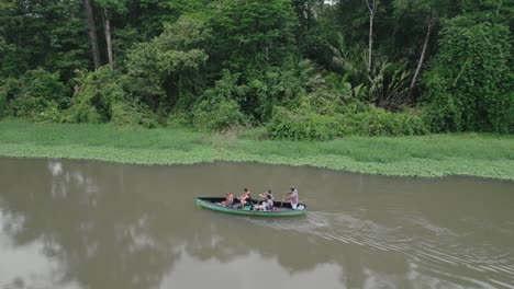boat-carrying-tourists-in-Costa-Rican-jungle
